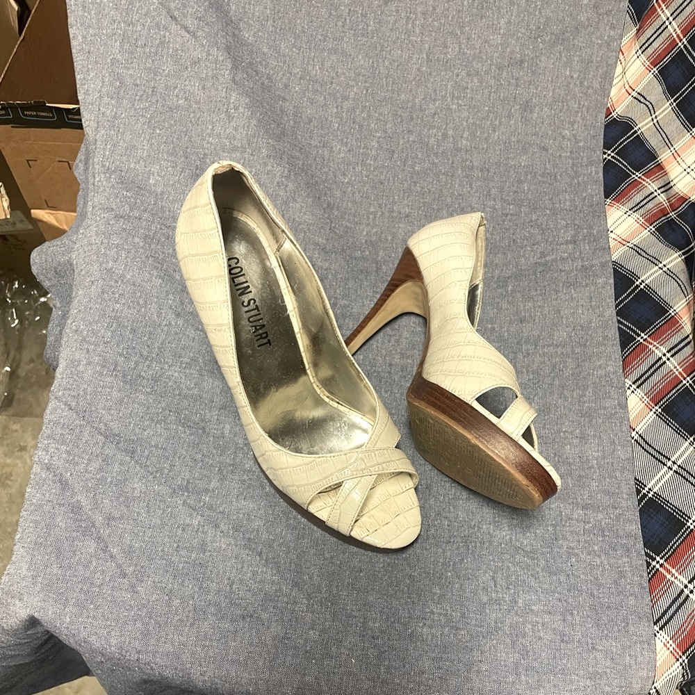 Steve Madden pump